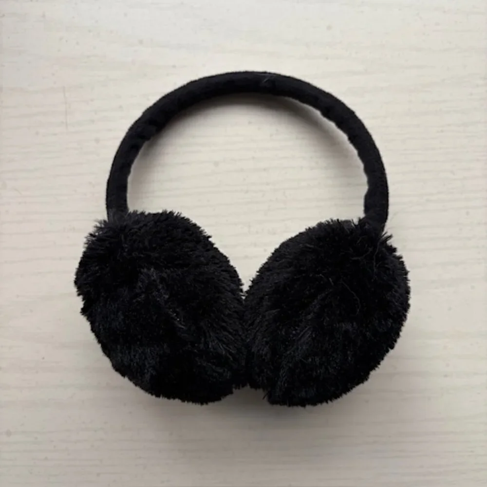 Black Earmuffs